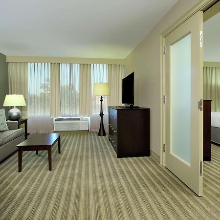 Hotel Doubletree By Hilton Newark Exteriér fotografie