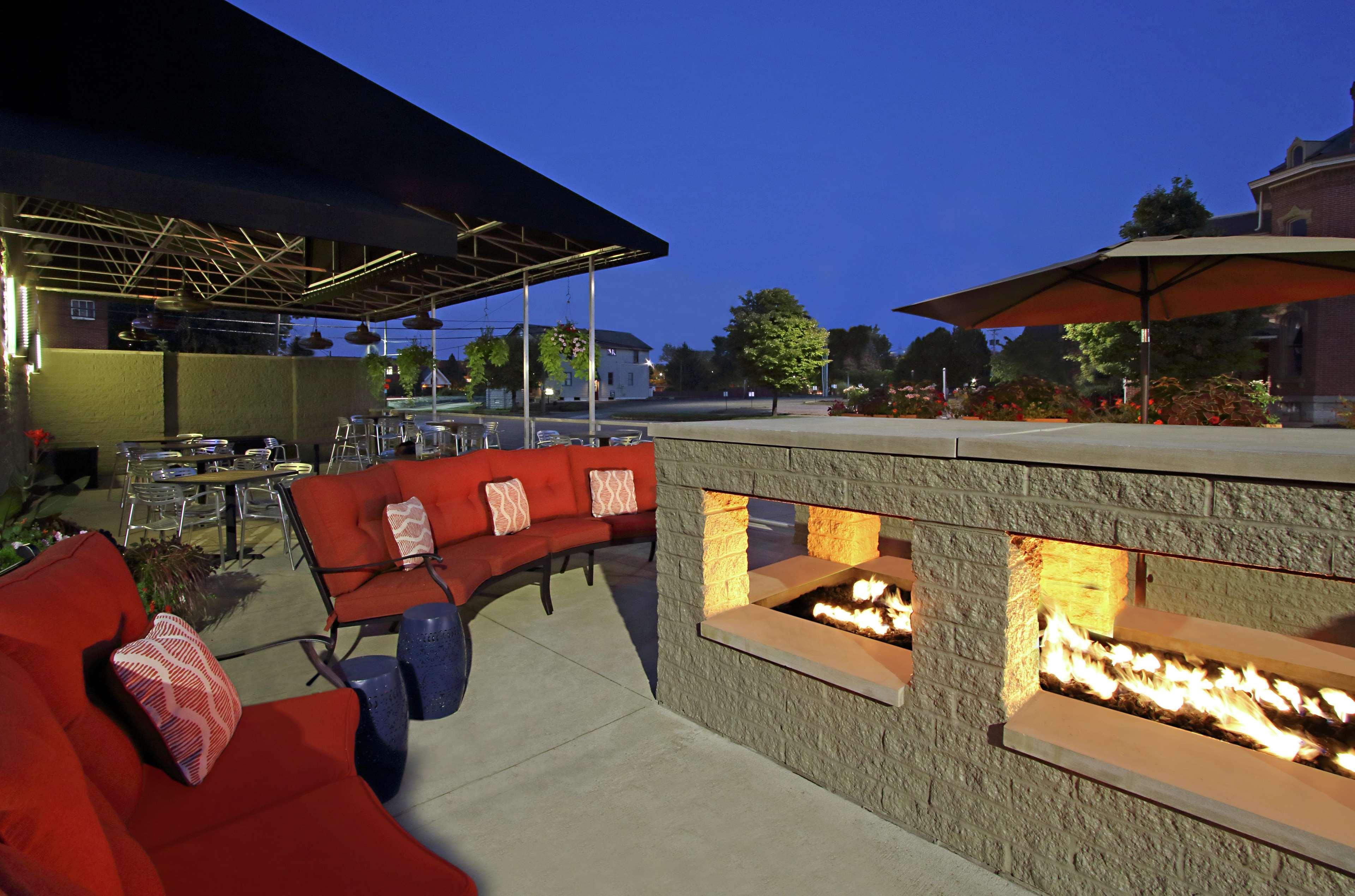 Hotel Doubletree By Hilton Newark Exteriér fotografie